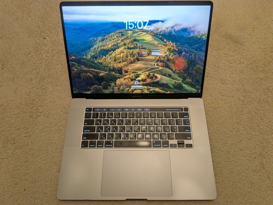 MacBook Pro 16" (2019) — i9 / 32GB / 1TB / Radeon Pro 5500M