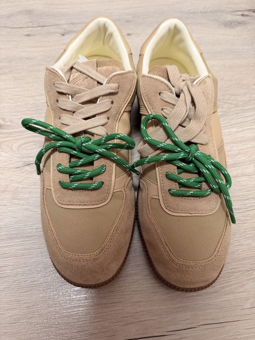 Steve Madden, 10