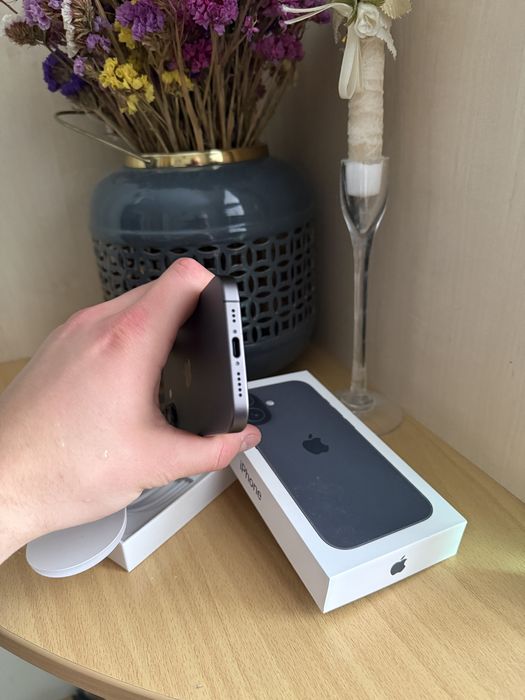 New! Apple iPhone 17 256GB Black 10/10 100%