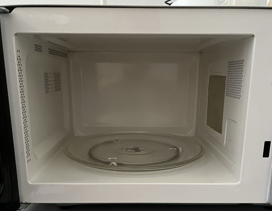 Микроволновая печь ETNA Model-ESM133RVS