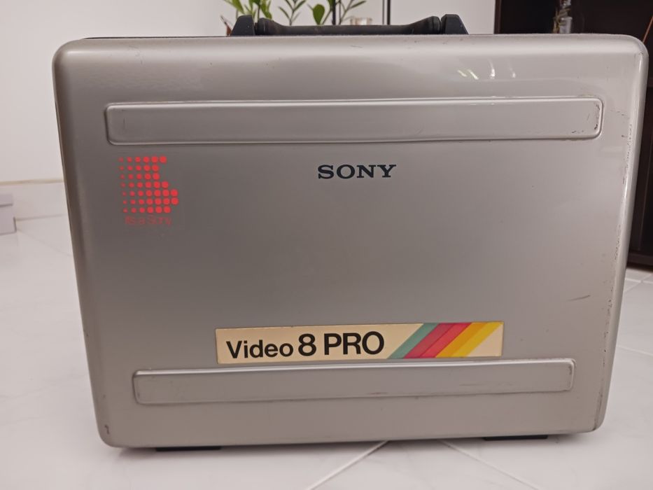 Sony Video 8 Pro CCD- V100E