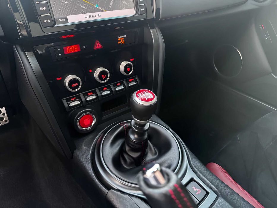 Subaru BRZ      2018