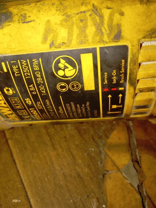Продам DeWalt 25601. DeWalt 25700