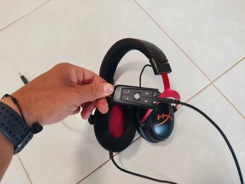 Headset Gaming HyperX Cloud II Red + Placa Som USB 7.1 + Caixa