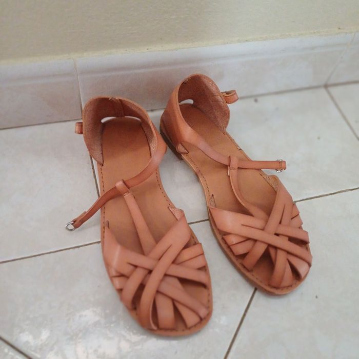 Sandálias em cabedal tamanho:34