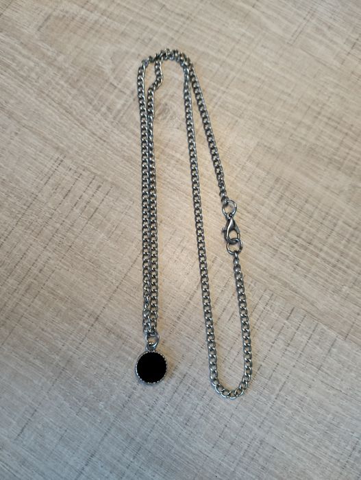 Łańcuszek z okrągłym wisiorkiem