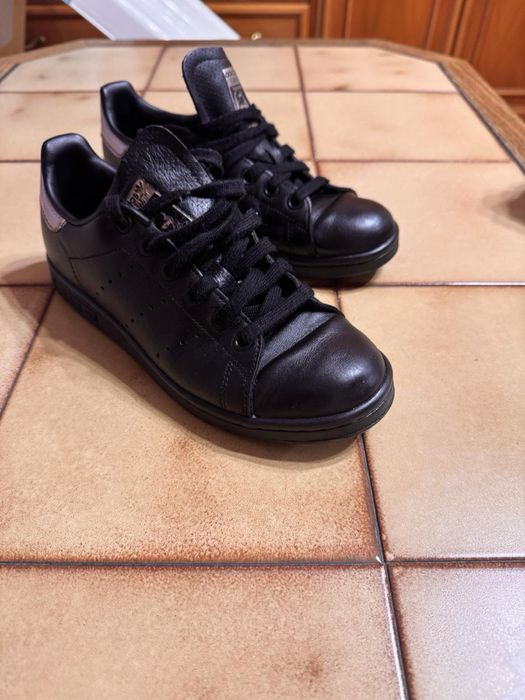 Шкіряні кросівки Adidas оригінал
