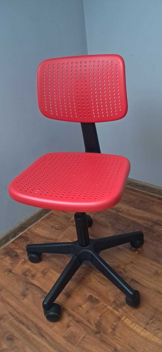 Krzesło obrotowe dla dziecka z Ikea