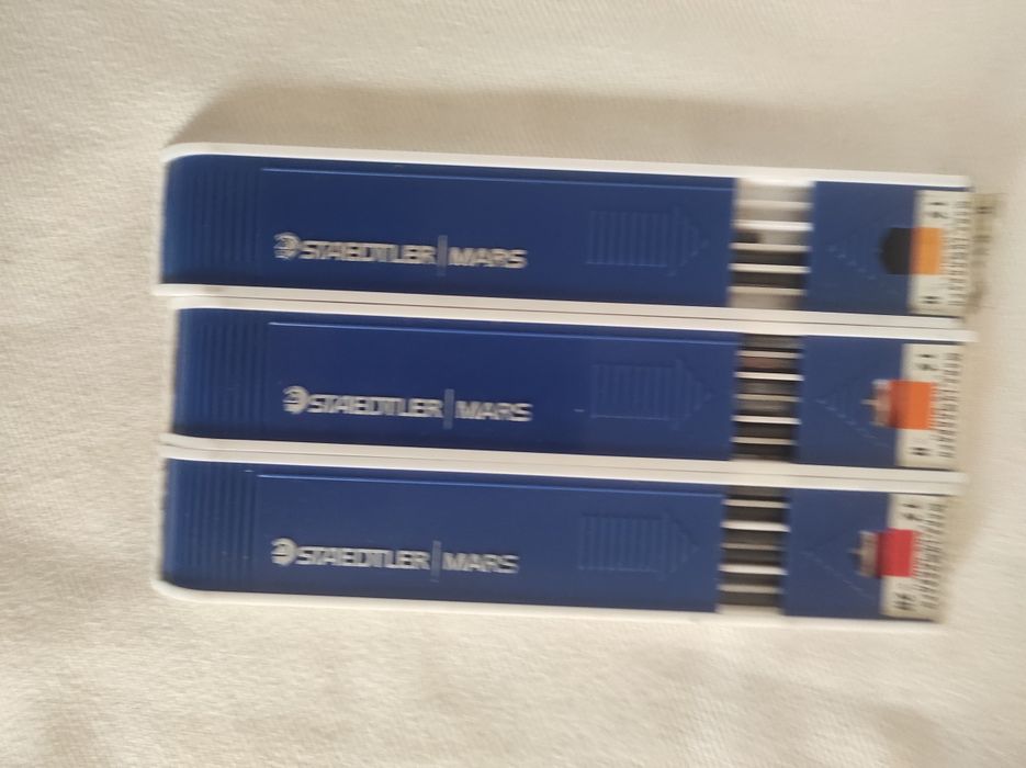 Vendo Agrafador antigo, e rotuladora e minas Mars