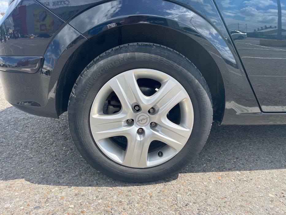 Авто Opel Astra H