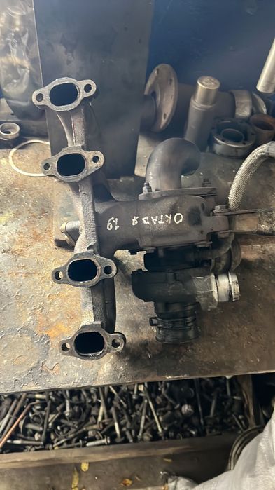 Задній супорт Skoda Octavla tour.VW Golf 4