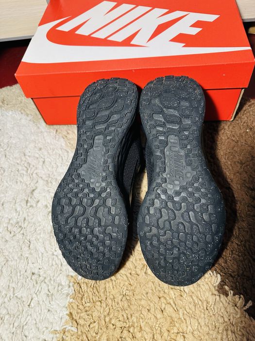 Кроссовки Nike Revolution размер 40
