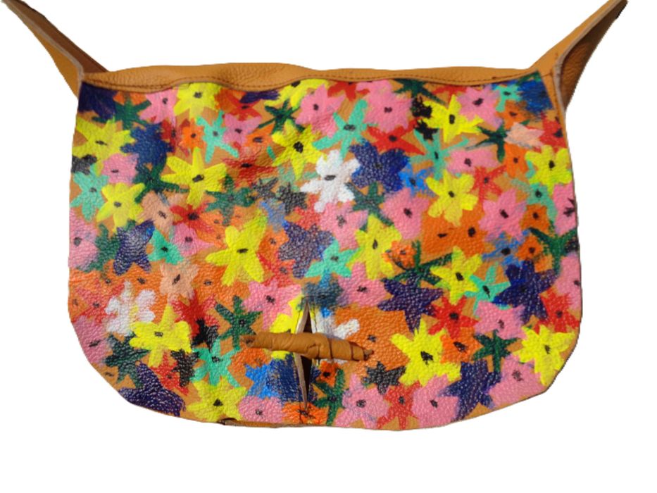 Artystyczna mała skórzana torebka z kwiatami. Handmade