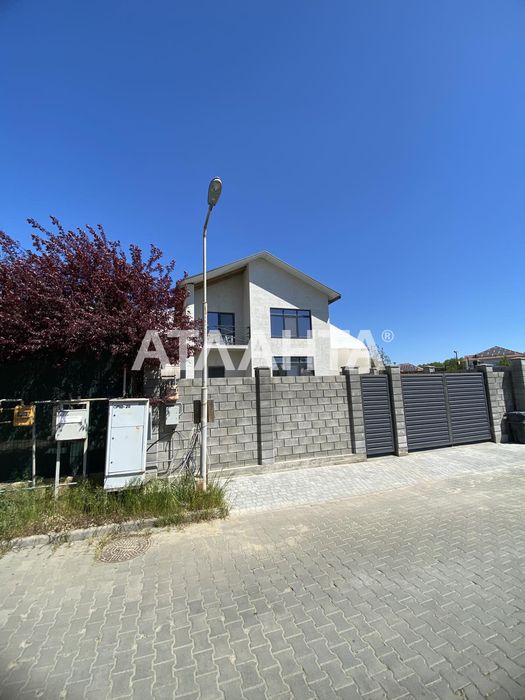 В продаже дом в Совиньоне 120м. 3 спальни