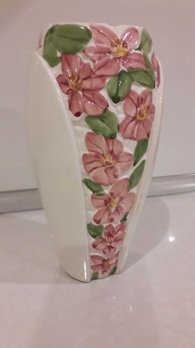 Wazon ceramiczny.
