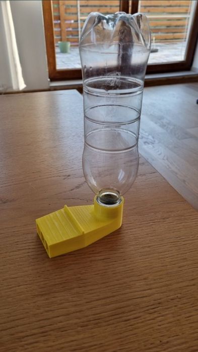 Podkarmiaczka wylotkowa, poidełko do uli wielkopolskich i burnat