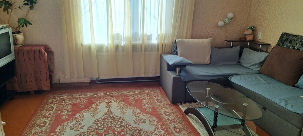 Здам подобово квартиру..