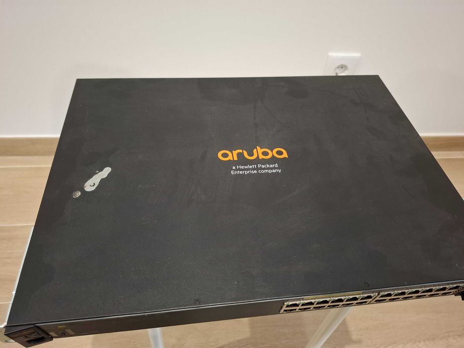 Aruba 2530-24G-PoE+ Switch (J9773A)