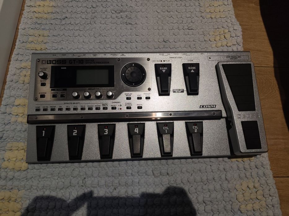 Pedaleira Boss gt10 como nova