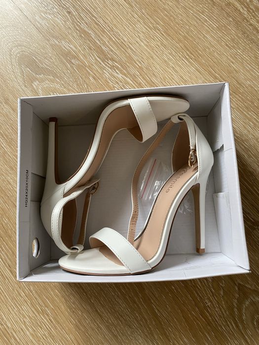 Жіночі туфлі 38р, босоніжки