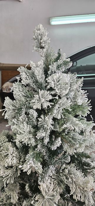 Árvore de Natal efeito neve da Tattoon