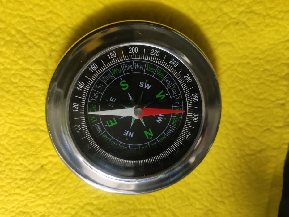 Bússola com caixa em inox