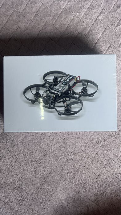 dron StarrcFPV R8