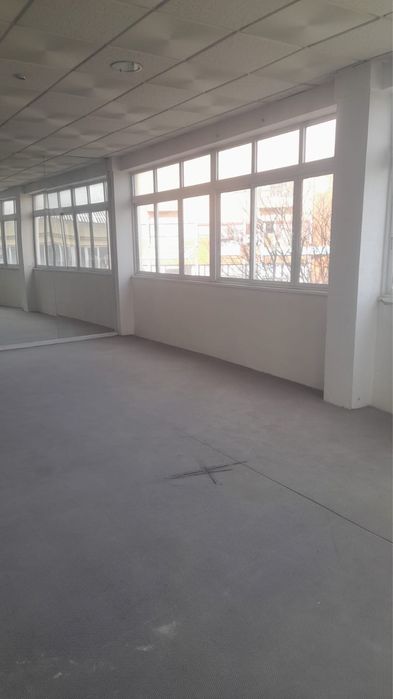 Arrenda-se espaço comercial c/ 440 m2, Cova da Piedade