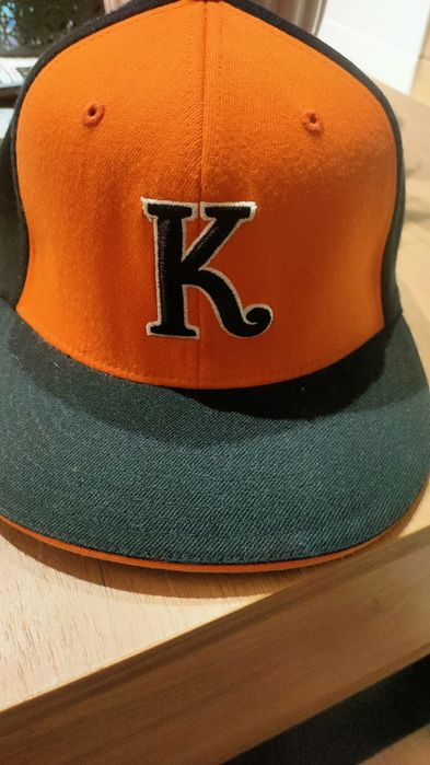 Sprzedam czapkę z daszkiem