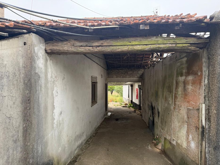 Moradia com terreno obras