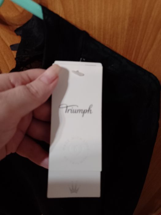 Sprzedam nową bluzkę Triumph czarna M