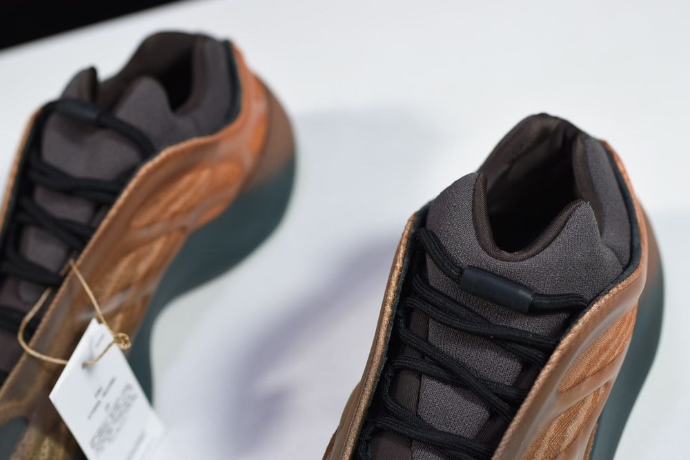 Adidas Yeezy 700 V3 Copper Fade