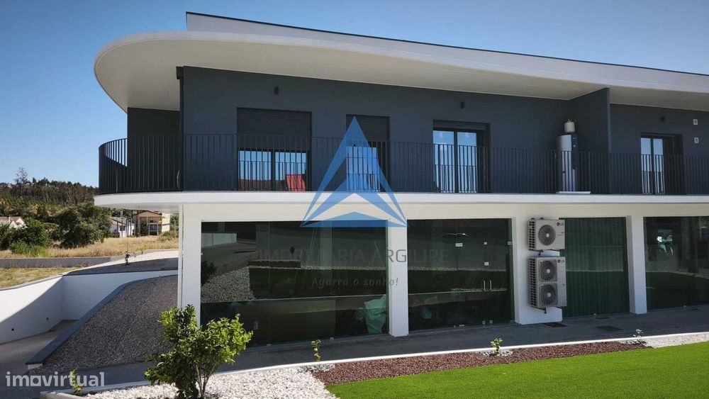 Espaço Comercial / Serviços com Terreno - POMBAL
