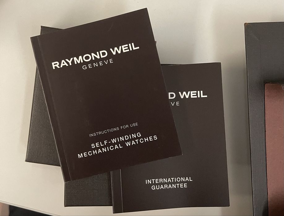 Новий годинник Raymond Weil