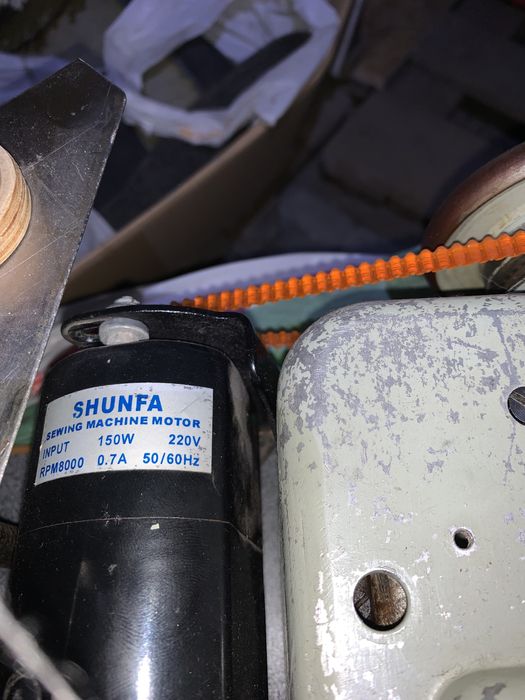 Срочно Продам швейные машинки оверлок прес для фурнитуры