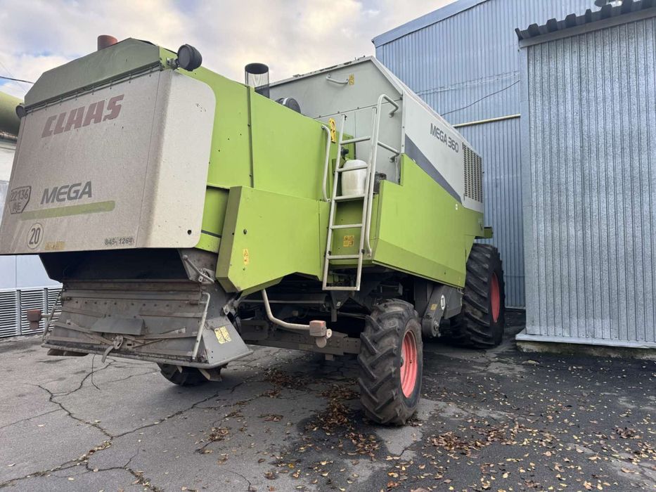 Комбайн Class Mega 360