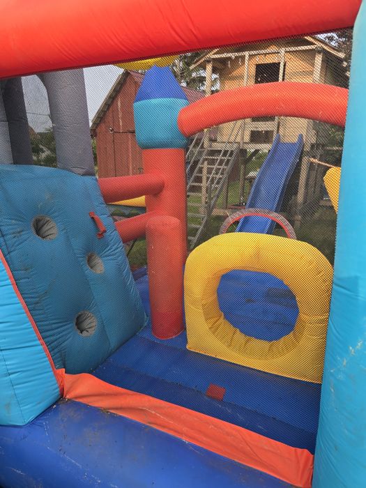 Dmuchaniec zjeżdżalnia zamek