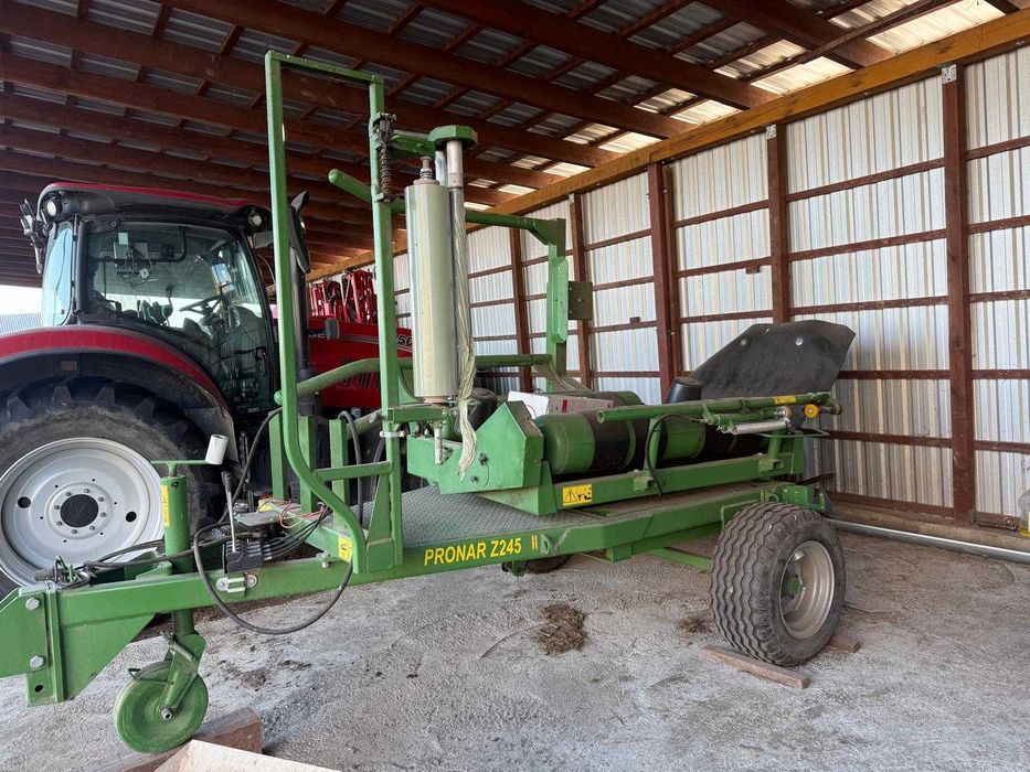 Owijarka Pronar Z245 samozaładowcza