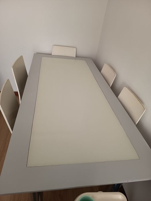 Mesa 1.70m x 0.7m (Cadeiras gratuitas)