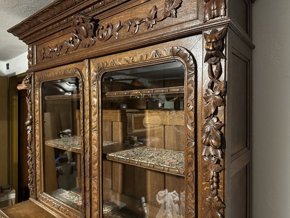 Antyczny kredens myśliwski dębowy