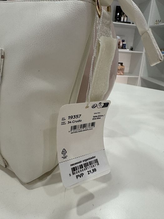Necessaire + muda-fraldas Mayoral branco