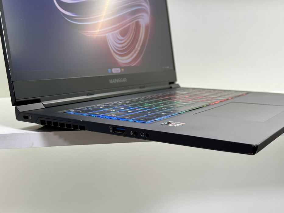 RTX 3080, 16Gb | RYZEN 9 | 17.3" QHD 165Hz | 512 SSD 16 RAM | MAINGEAR