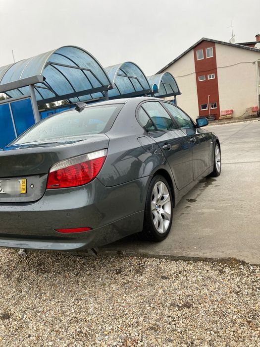 Bmw E60 525d caixa automática.