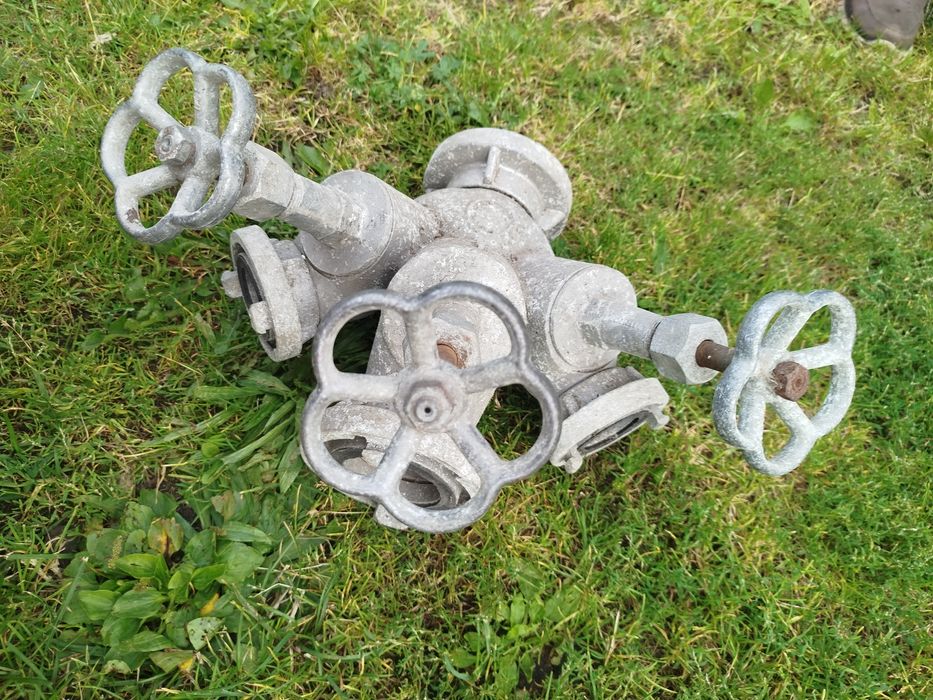 Potrójny rozdzielacz grzybkowy strażacki