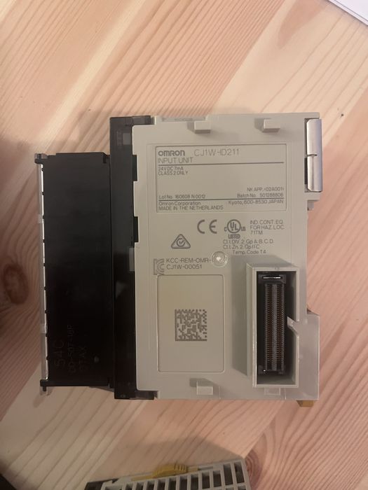 PlC Omron CJ2M CPU11