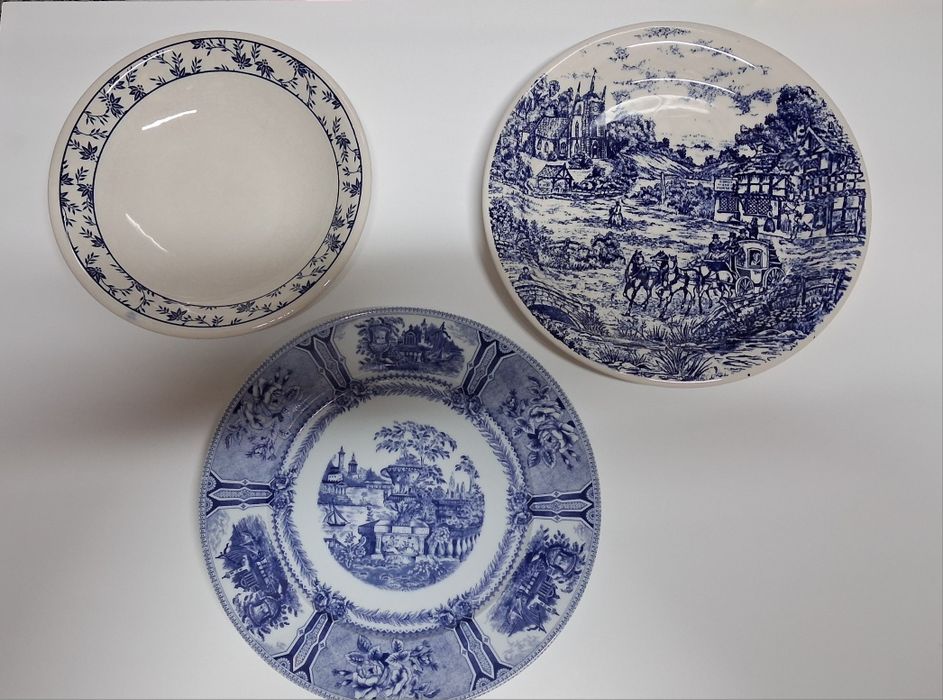 Pratos de loiça antigos