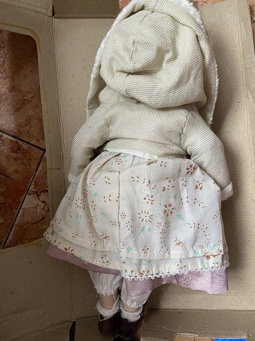Лялька з фарфора 35 см