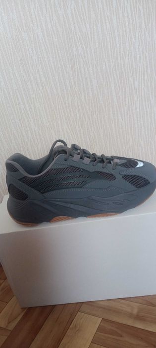 Кросівки жіночі, стан нових 38,5