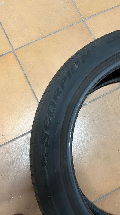 Pneu Pirelli Scorpion 235/50 R20