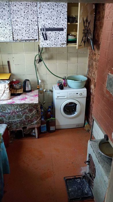 Дача поруч з лісом !